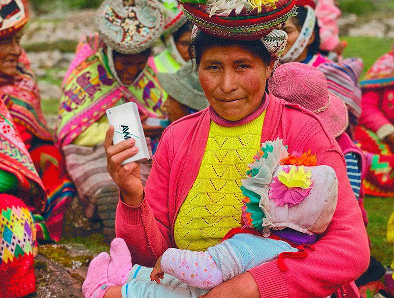 Sabão ajuda a despoluir rios e protege tradições incas no Peru