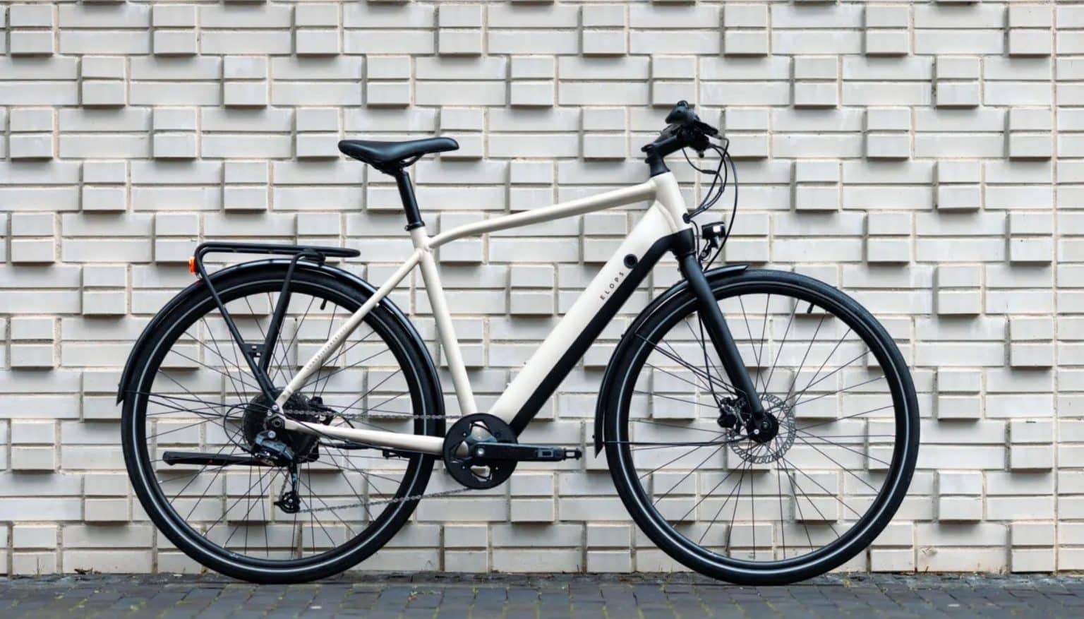 Bicicleta elétrica com autonomia de 115 km é lançada pela Decathlon por R$ 8,5 mil
