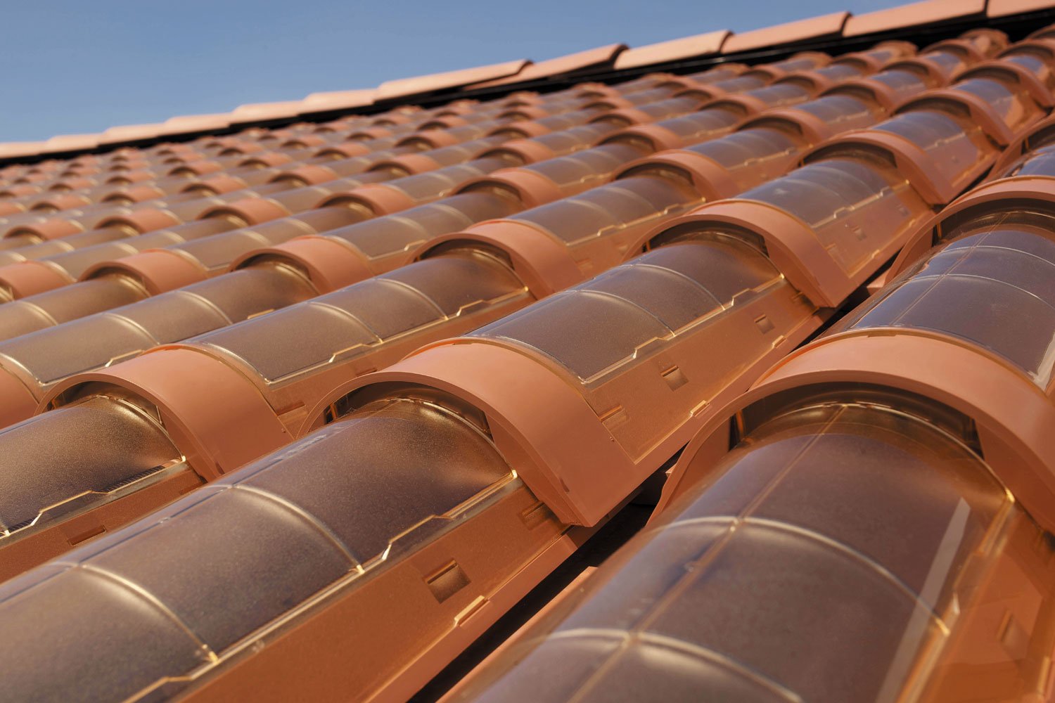 Empresas desenvolvem telha sustentável que substitui placas solares