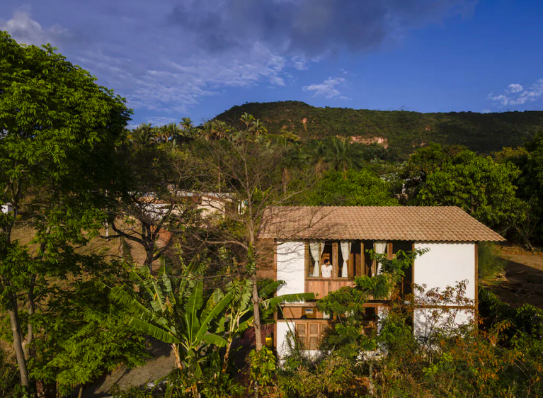 Refúgio no Ceará: casa usa bioconstrução para obter conforto térmico