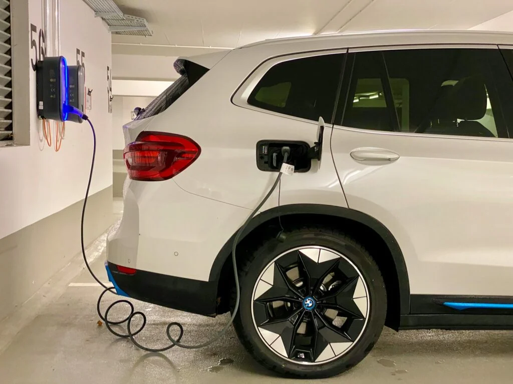 Bateria da Huawei carrega em 5 min e roda 3.000 km