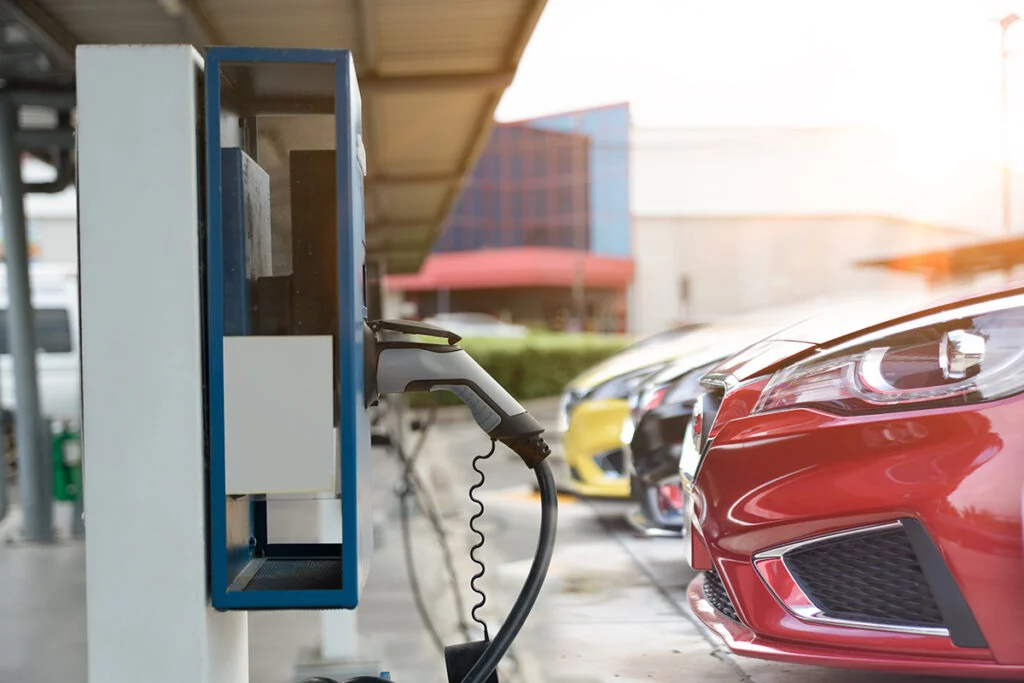 Veículos elétricos podem dobrar empregos no Brasil até 2050