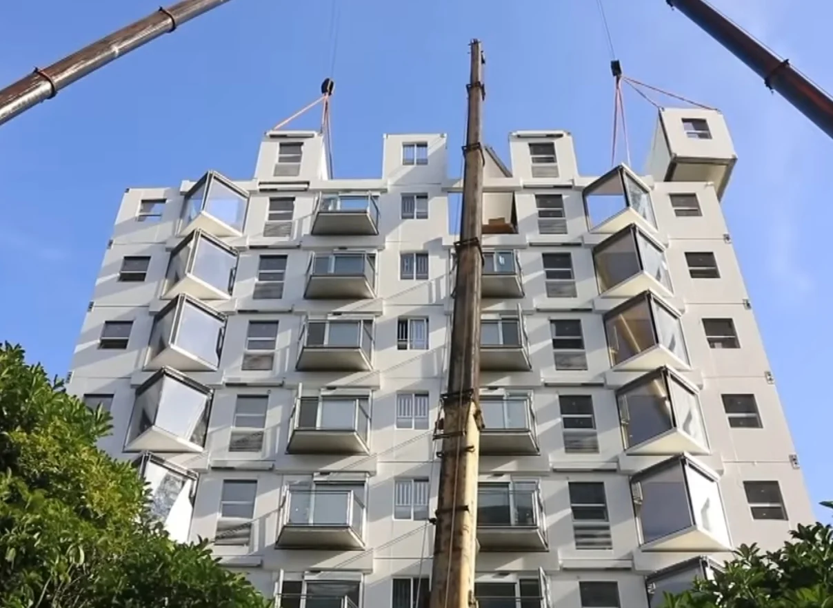 EMPRESA CHINESA CONSTRUIU PRÉDIO DE 10 ANDARES EM 28 HORAS
