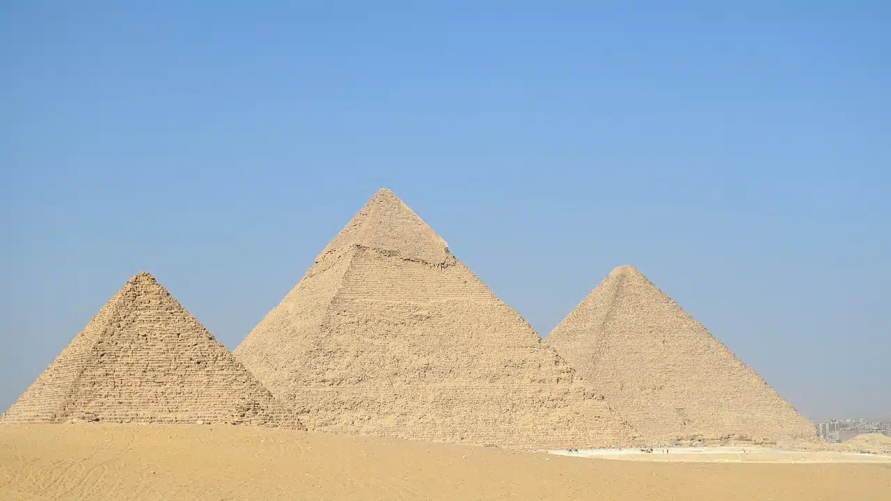 Técnica revelada: Pirâmides do Egito podem ter sido construídas com o uso da água