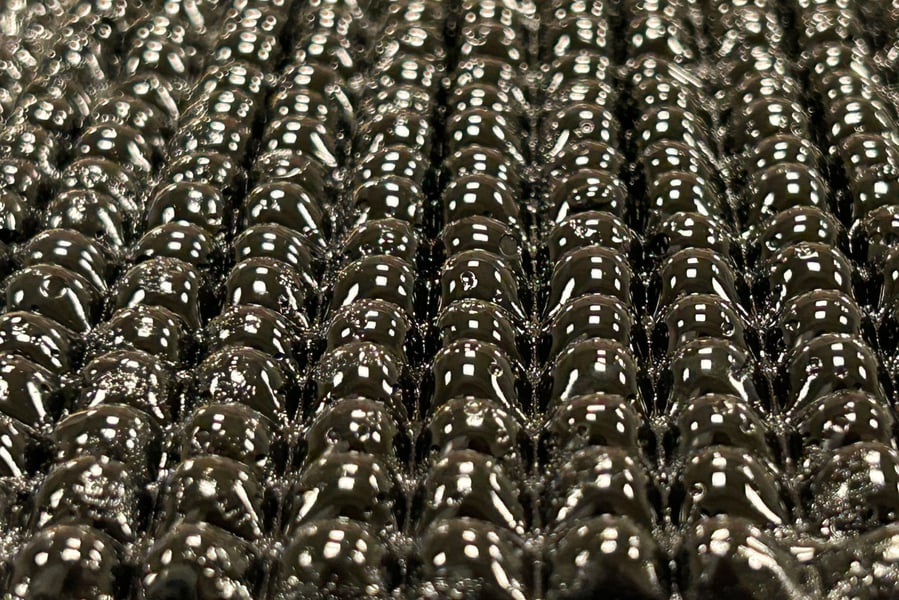 MIT faz água brotar do ar no deserto