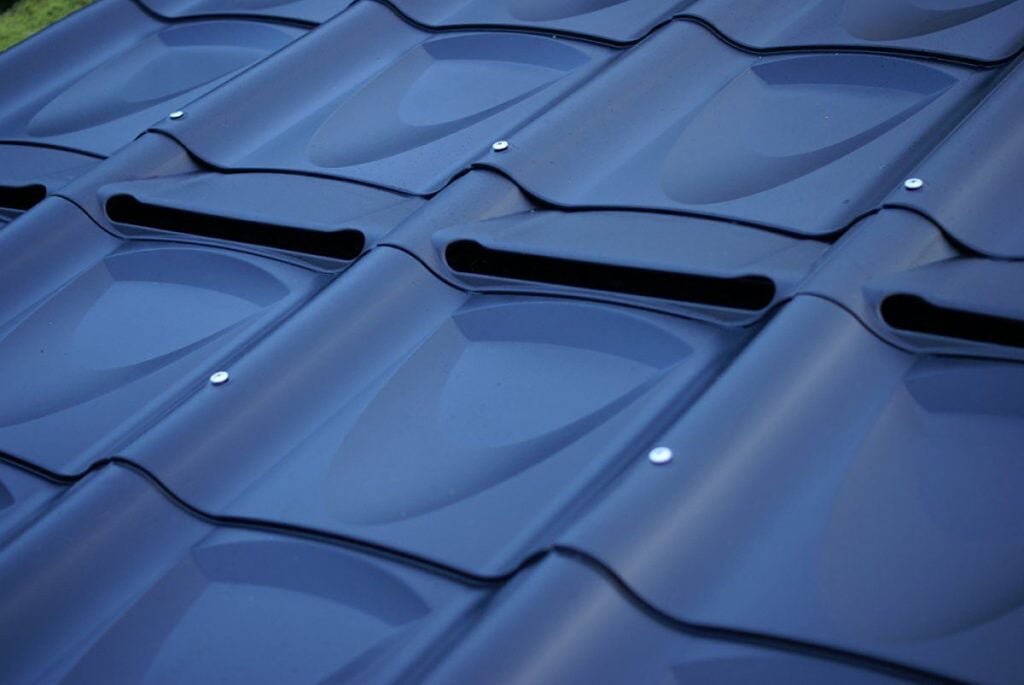 Telha capta e filtra até 96% da água de chuva Telha capta e filtra até 96% da água de chuva